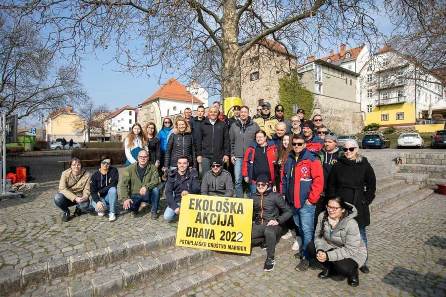 Mednarodna ekološko - čistilna akcija Drava 2022 z naslovom "Ni nam vseeno!" (FOTO)