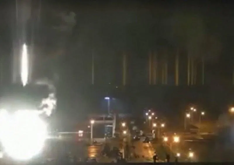 Po ruskem obstreljevanju zagorela ukrajinska jedrska elektrarna