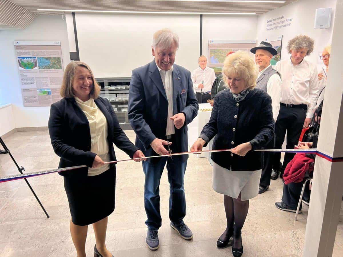 V Dravogradu svečano odprli Info center Geoparka Karavanke ter Dvorno kavarno (VIDEO in FOTO)