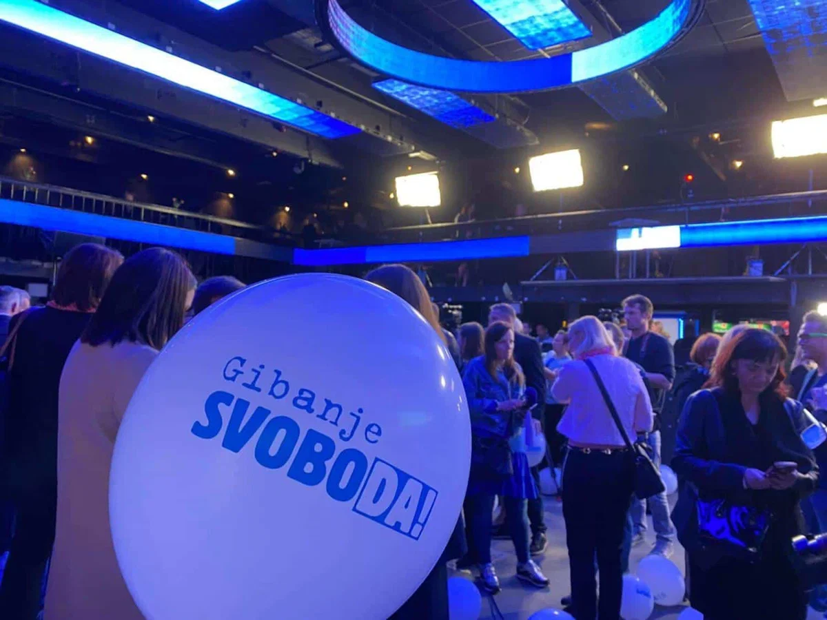 To so rezultati današnjih volitev: Gibanju Svoboda ob visoki volilni udeležbi 40 poslanskih mandatov, v DZ pet strank