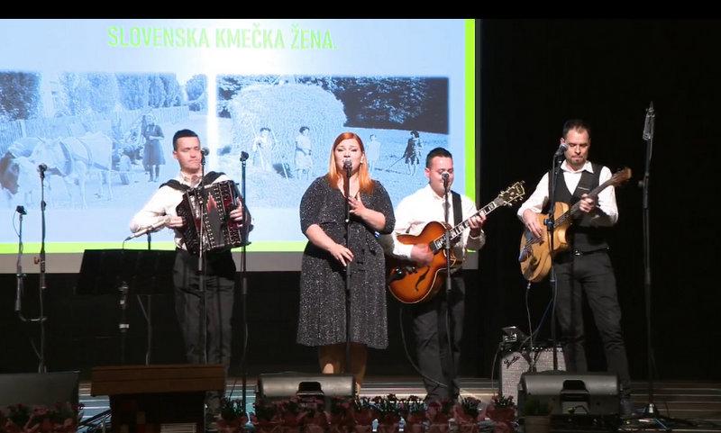 V živo: Prireditev ob 30-letnici delovanja DK Mežiške doline