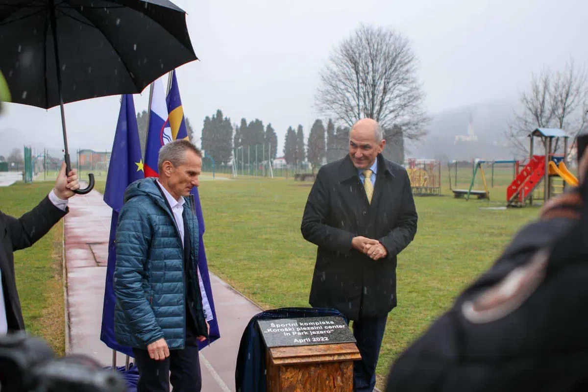 Na slovesnosti ob začetku gradnje Koroškega plezalnega centra ter Parka jezero tudi Janez Janša (FOTO)