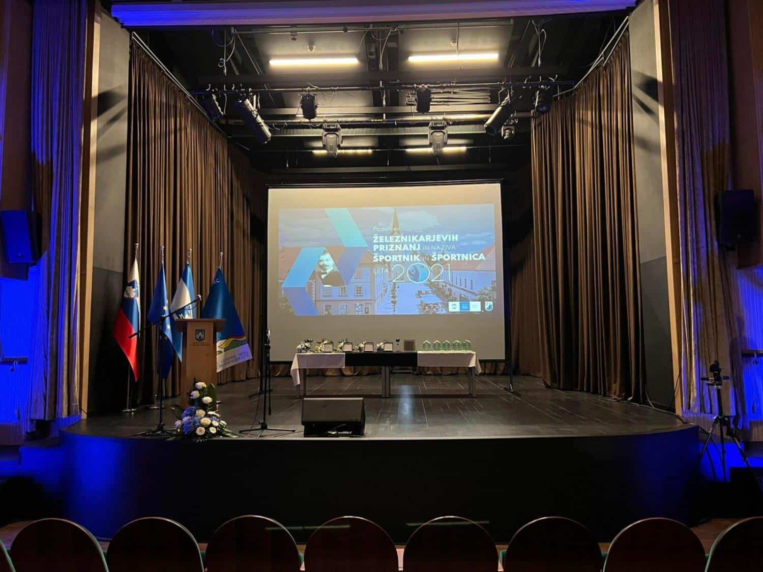 Posnetek podelitve Železnikarjevih odličij ter priznanj slovenjgraškim športnikom