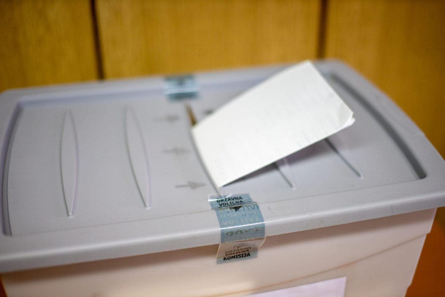 V torek v drugem krogu predsedniških volitev predčasno glasovalo 1,56 odstotka volilnih upravičencev