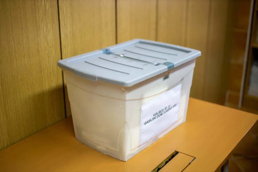 DVK preštela glasove, oddane na diplomatsko-konzularnih predstavništvih