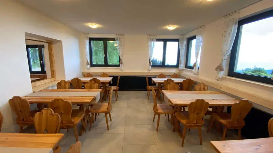 Prenovljen Andrejev dom na Slemenu spet odpira svoja vrata (FOTO)