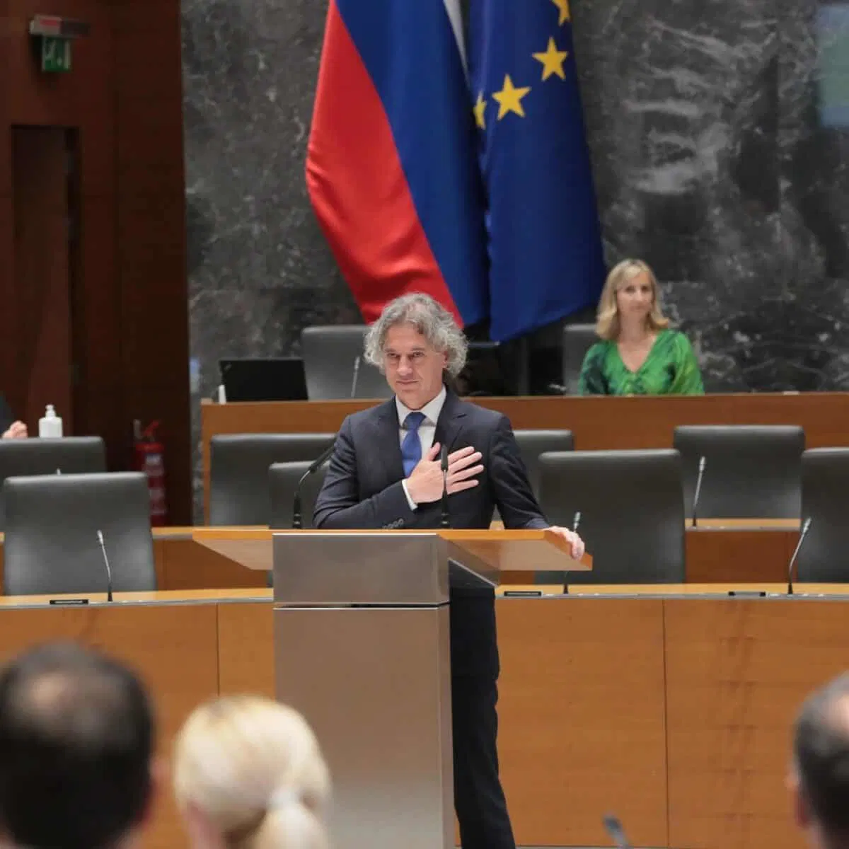 Golob napovedal akcijska načrta na področju hrane in stanovanj