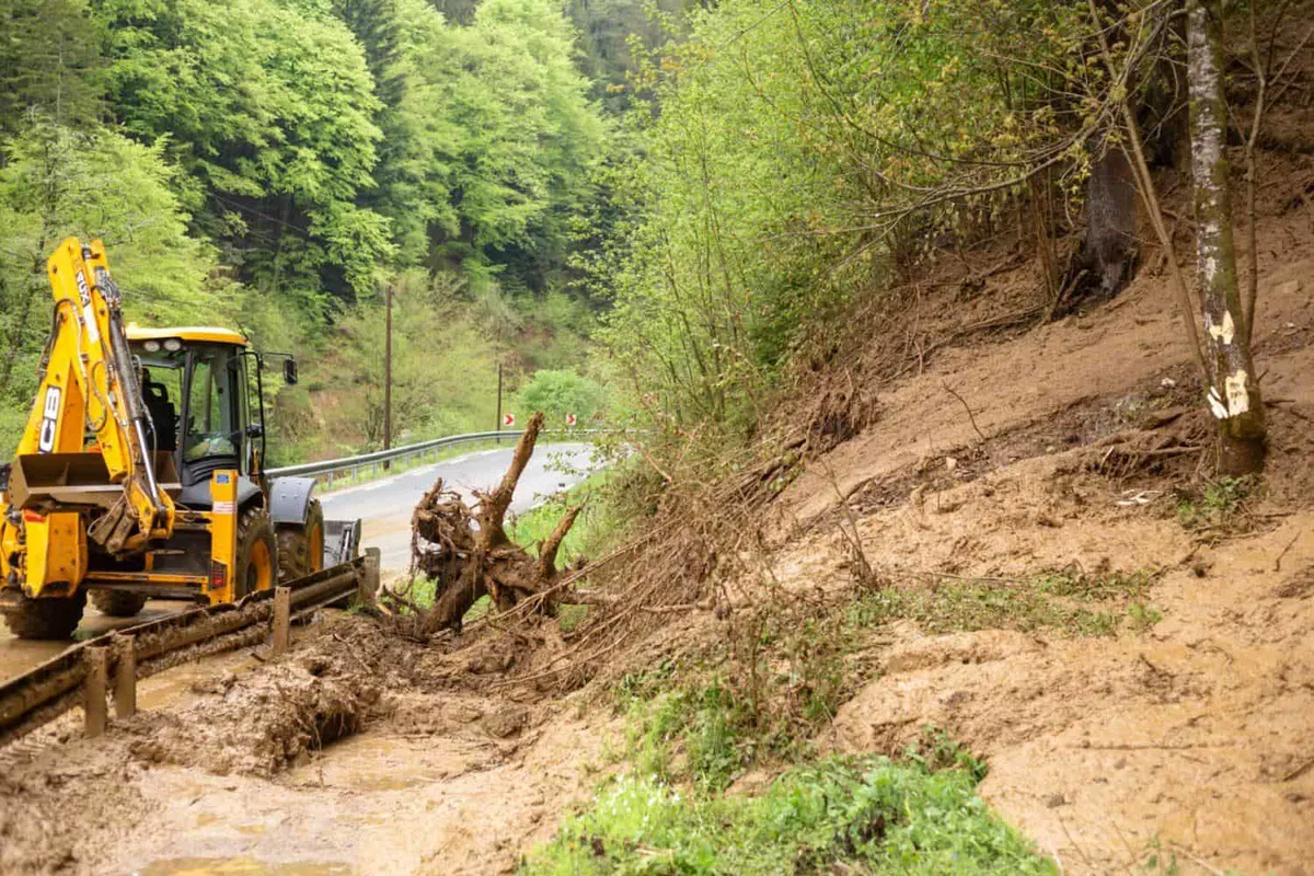 Zaradi neurja težave tudi na Koroškem. Na Štajerskem zemeljski plaz poškodoval hišo, stanovalce so preselili na varno (VIDEO in FOTO)