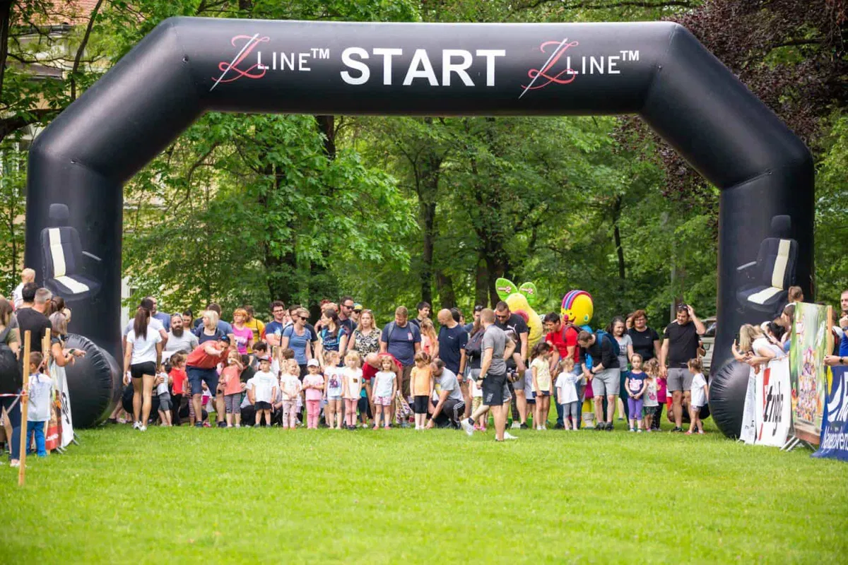 Na Malčkovem teku na Ravnah živahno in veselo (FOTO)