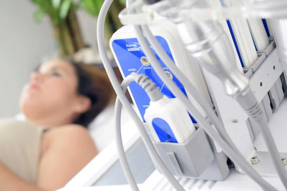 V letu 2020 odkritih 35 odstotkov manj melanomov kot pred epidemijo