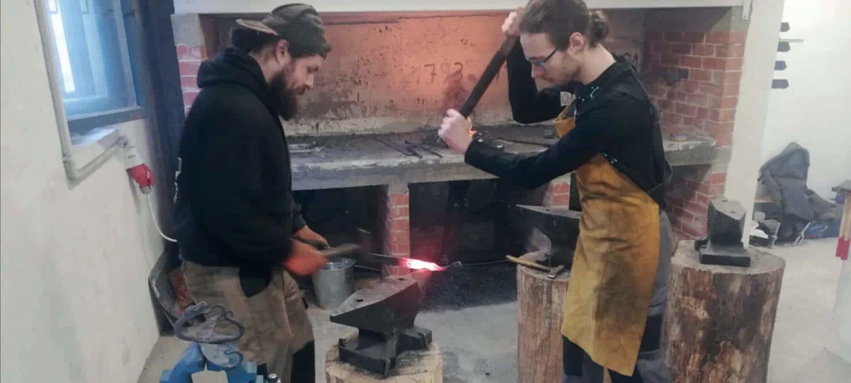 Na Ravnah na Koroškem bodo predstavili tradicionalno ročno "Kovačnco"