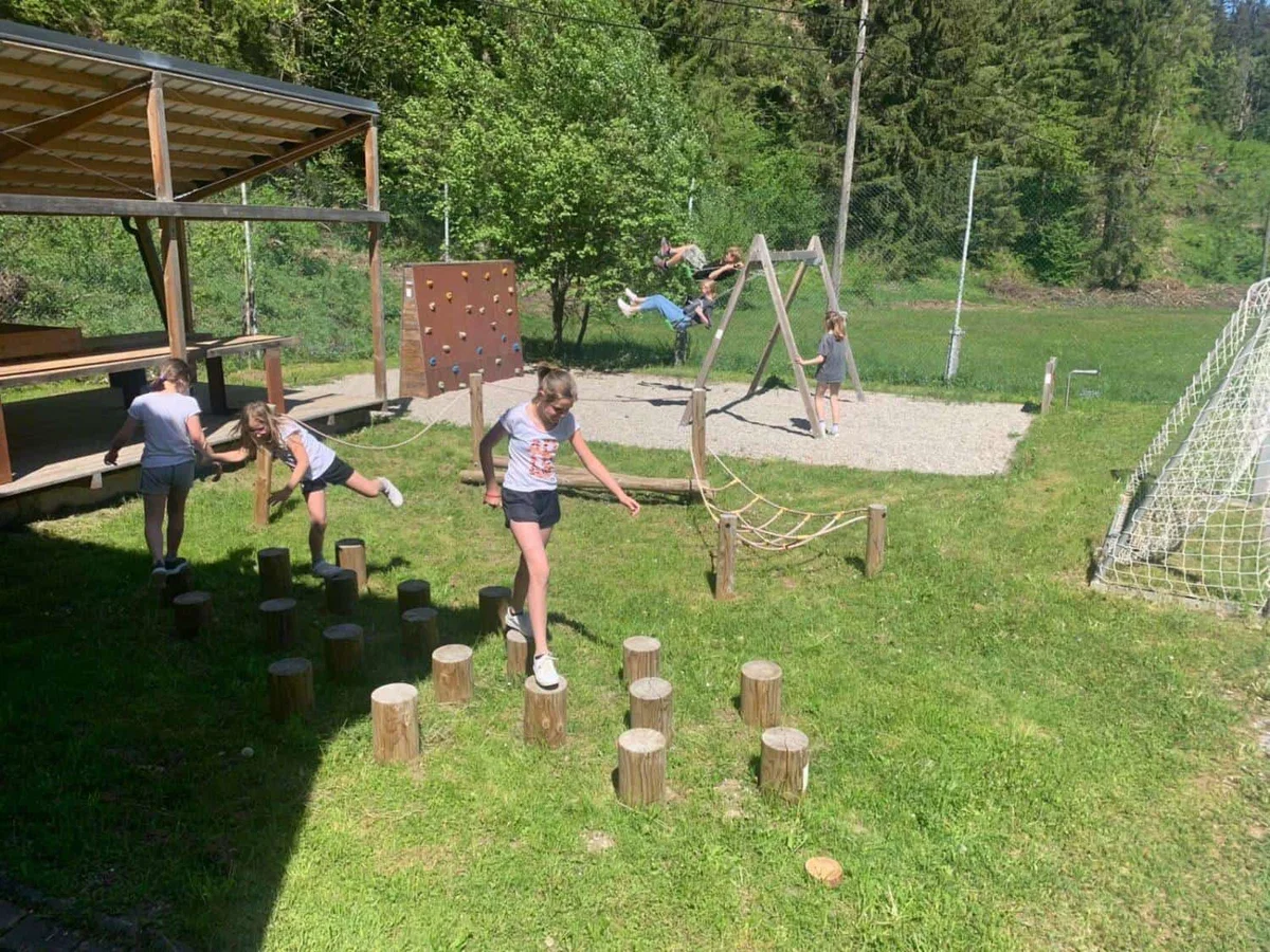 Novost: Črjanski raj, kjer bodo otroci v objemu neokrnjene narave in družbi kralja Matjaža preživeli nepozabne počitnice (FOTO)