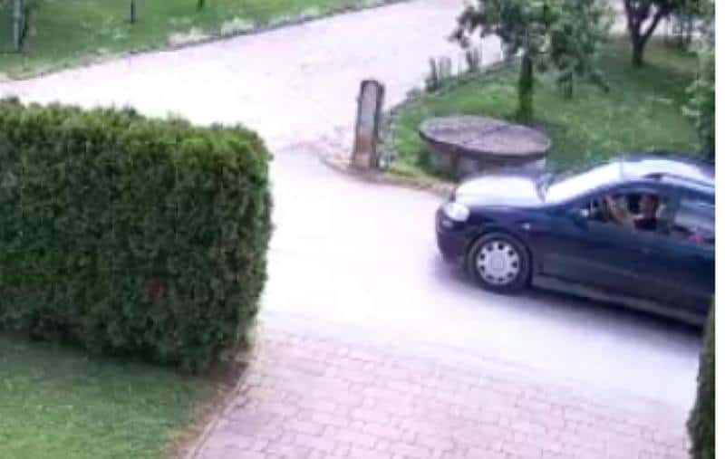 Bralci opozarjajo na sumljiv avtomobil: Pod pretvezo, da prodajajo posodo, si ogledujejo dvorišča