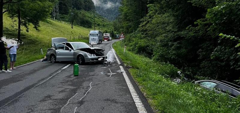 Znan je vzrok ponedeljkove prometne nesreče, v kateri se je poškodovalo več oseb (FOTO)