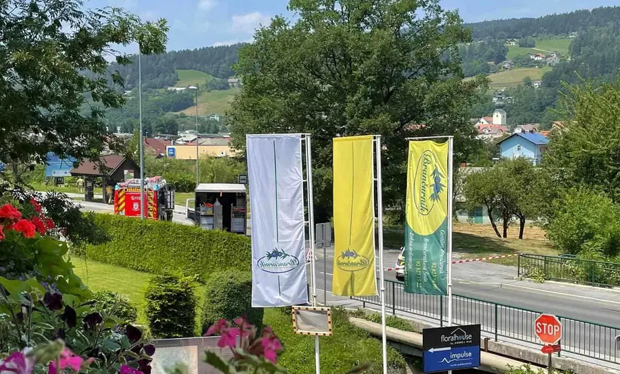 Zaradi uhajanja plina je bila cesta Ravne - Prevalje popolnoma zaprta