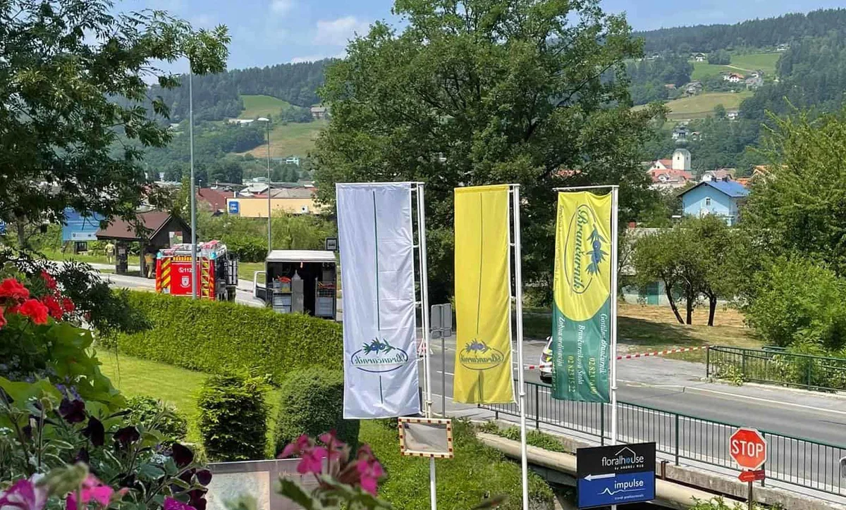 Zaradi uhajanja plina je bila cesta Ravne - Prevalje popolnoma zaprta