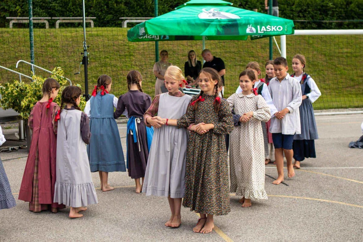 V Kotljah na osrednji proslavi ob dnevu državnosti pripravili pester kulturni program (FOTO)