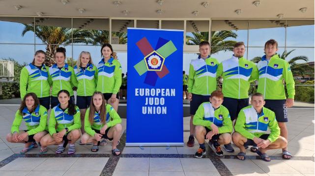 Jevgenija in Ožbej do prvih izkušenj s kadetskega svetovnega prvenstva