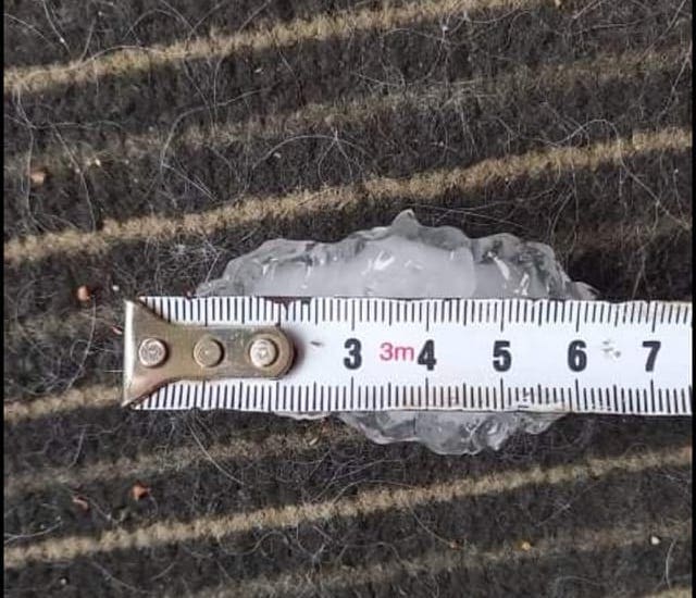 FOTO: Ponekod na Koroškem toča debelejša tudi od 6 centimetrov