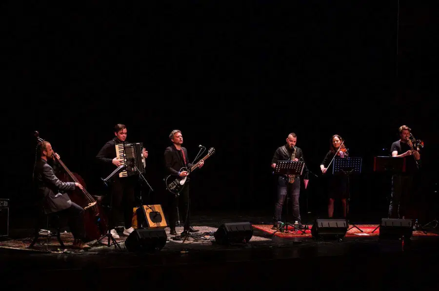 Drevi v Dravogradu koncert glasbene zasedbe Dimme in Pedenjpedi