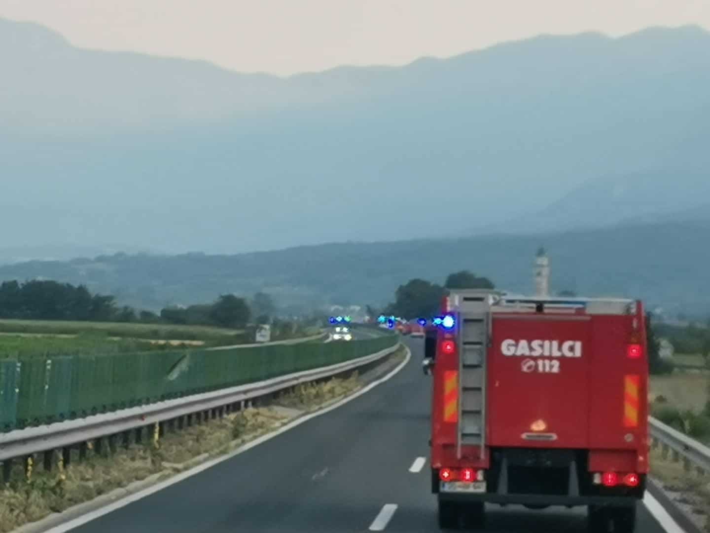 Danes na Krasu 163 koroških gasilcev s 37 vozili, tam bodo dve izmeni