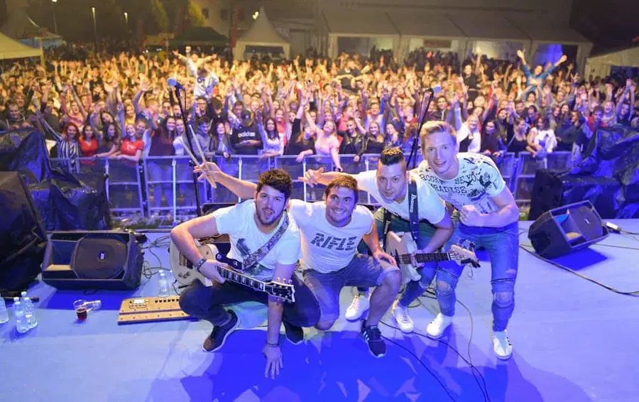 Po vikend zabave na Ivarčko jezero. Danes ob naročilu pijače čevapčiči brezplačni