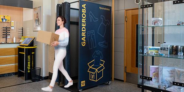 Spletni kupci lahko oblačila odslej pomerijo že na pošti. Tudi v poslovalnicah na Koroškem