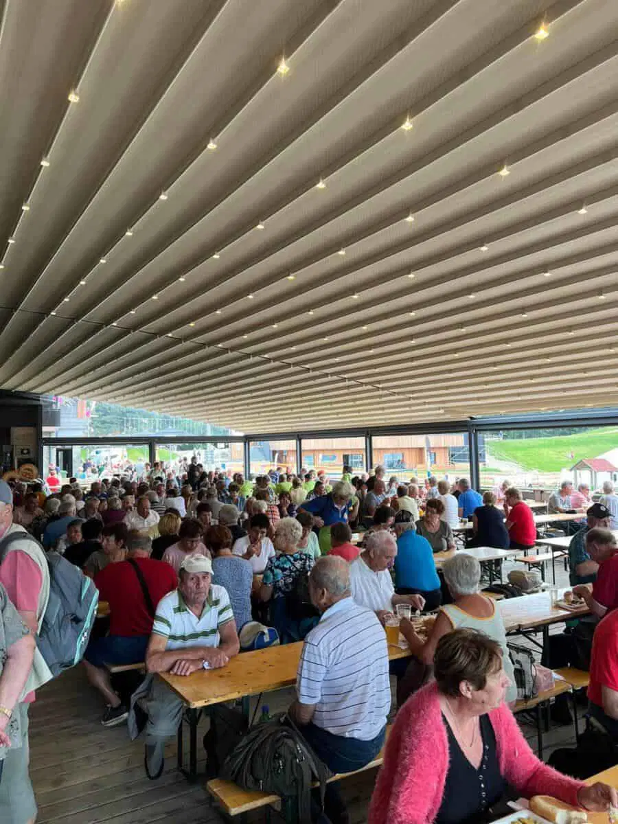 Tradicionalni planinski dan invalidov Mežiške doline na Kopah (FOTO)