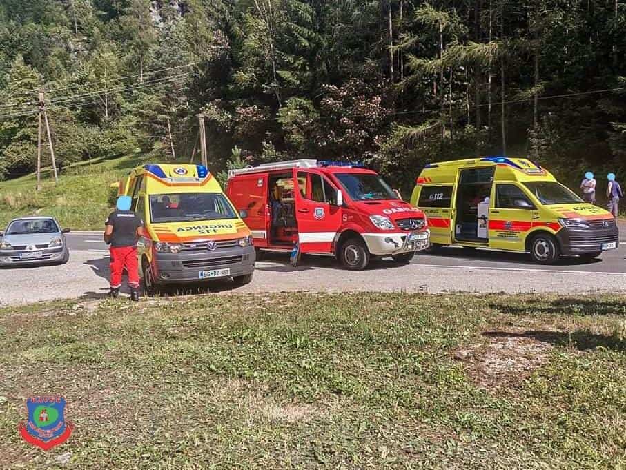 Prometno nesrečo v Žerjavu povzročila vinjena 39-letnica. Tri osebe utrpele lažje poškodbe