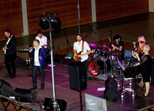 V Dravogradu so zvenele pesmi legendarnega Elvisa Presleya. V petek bo za nepozaben večer poskrbela Folkrola (FOTO)