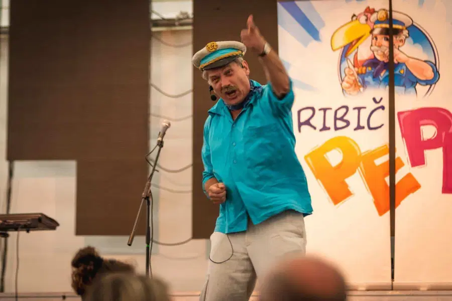 Na Ravnah otroci uživali v družbi Ribiča Pepeta in ostalih aktivnosti (FOTO)