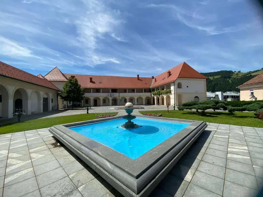 Danes že prvi ustanovni seji novoizvoljenih mestnih svetov