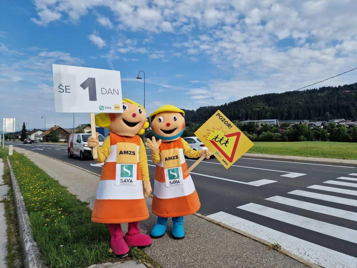 Pred novim šolskim letom sta Mislinjo obiskala super junaka Anja in Marko