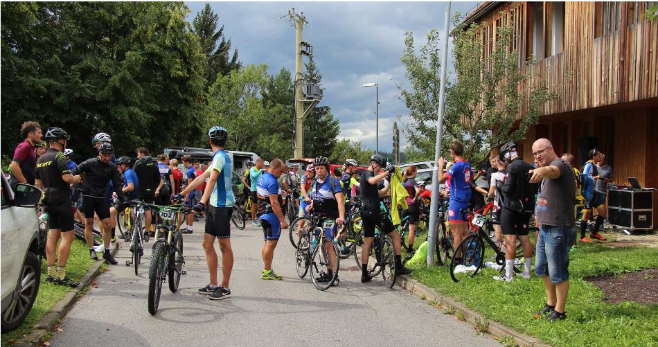 Kolesarsko tekmovanje Skok na Strojno prestavljeno