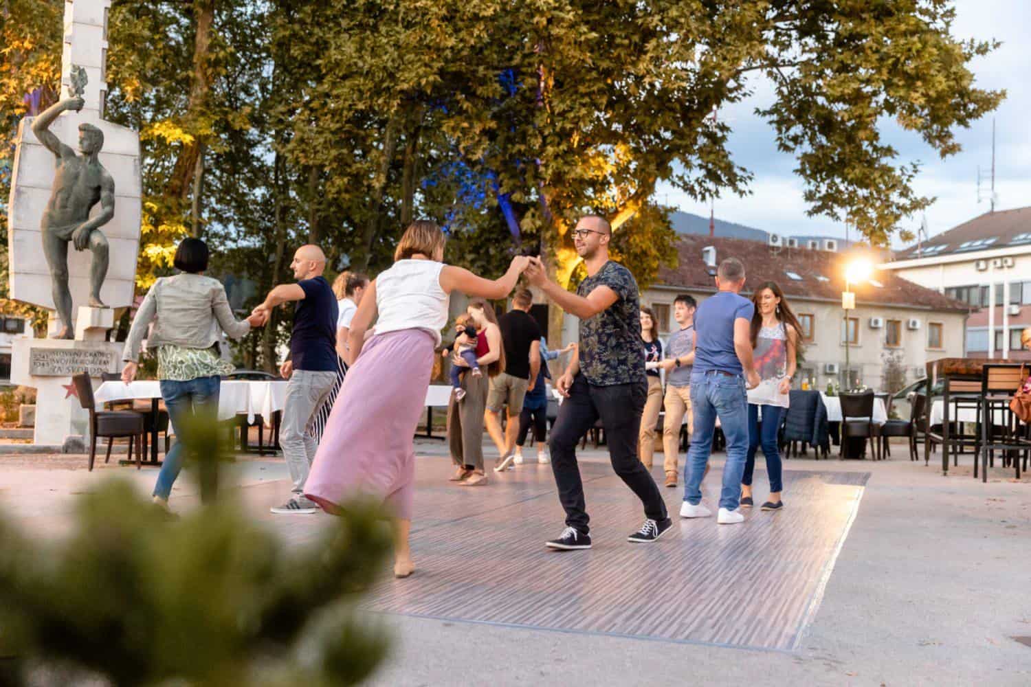 Danes se boste v Slovenj Gradcu še zadnjič zavrteli v ritmih swinga