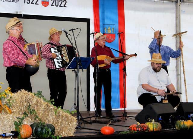 V nedeljo se je v Libeličah pelo in plesalo (FOTO)