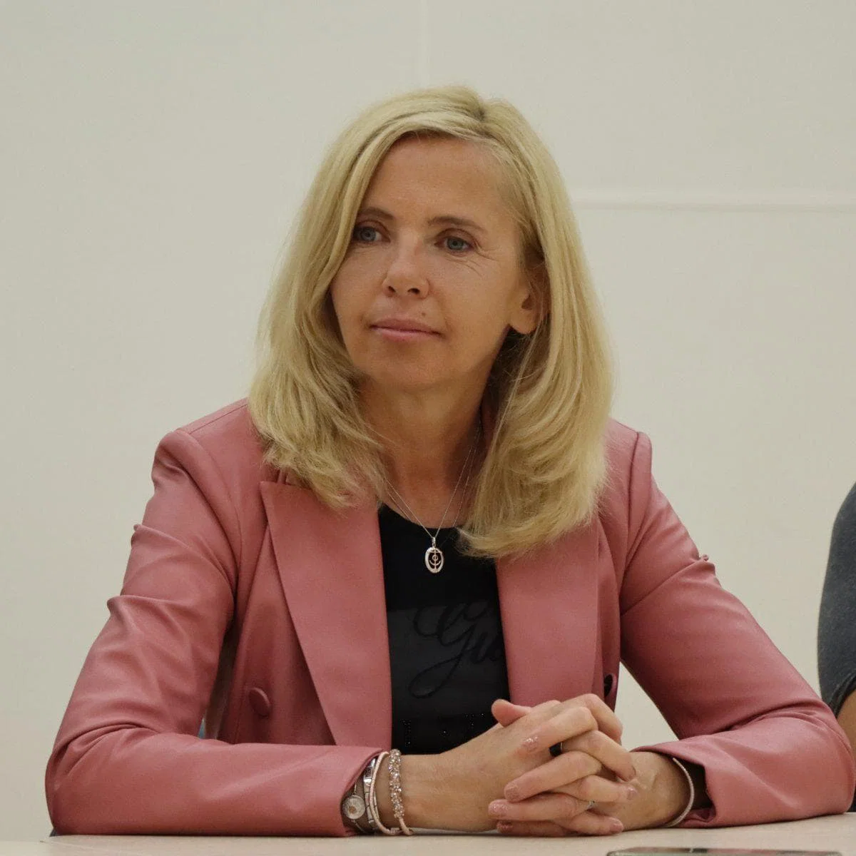 SDS s prvo interpelacijo proti notranji ministrici Bobnar