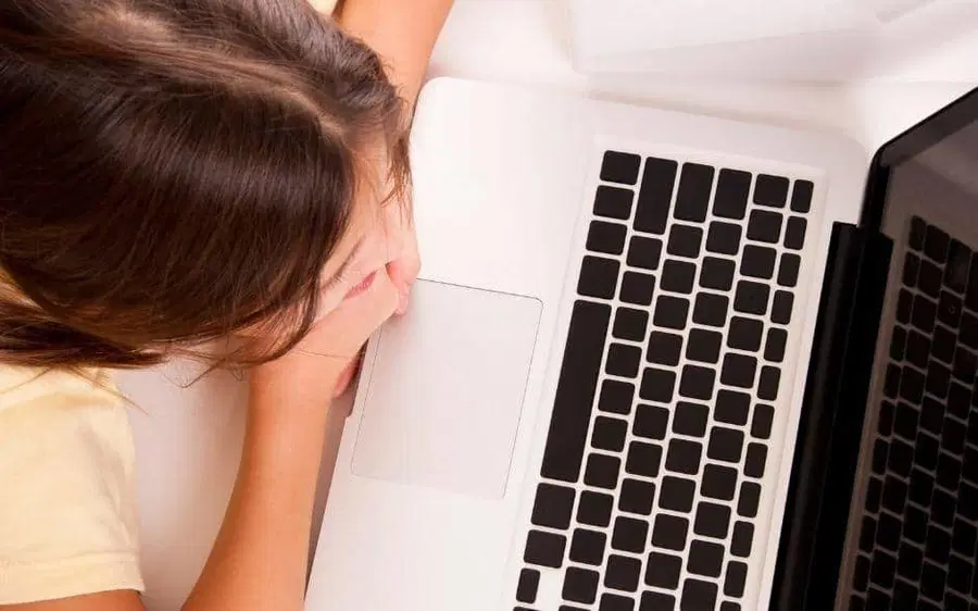 Kibernetski strokovnjaki opozarjajo: vse več je zlorab gesel in osebnih podatkov, ki jih puščamo na spletu