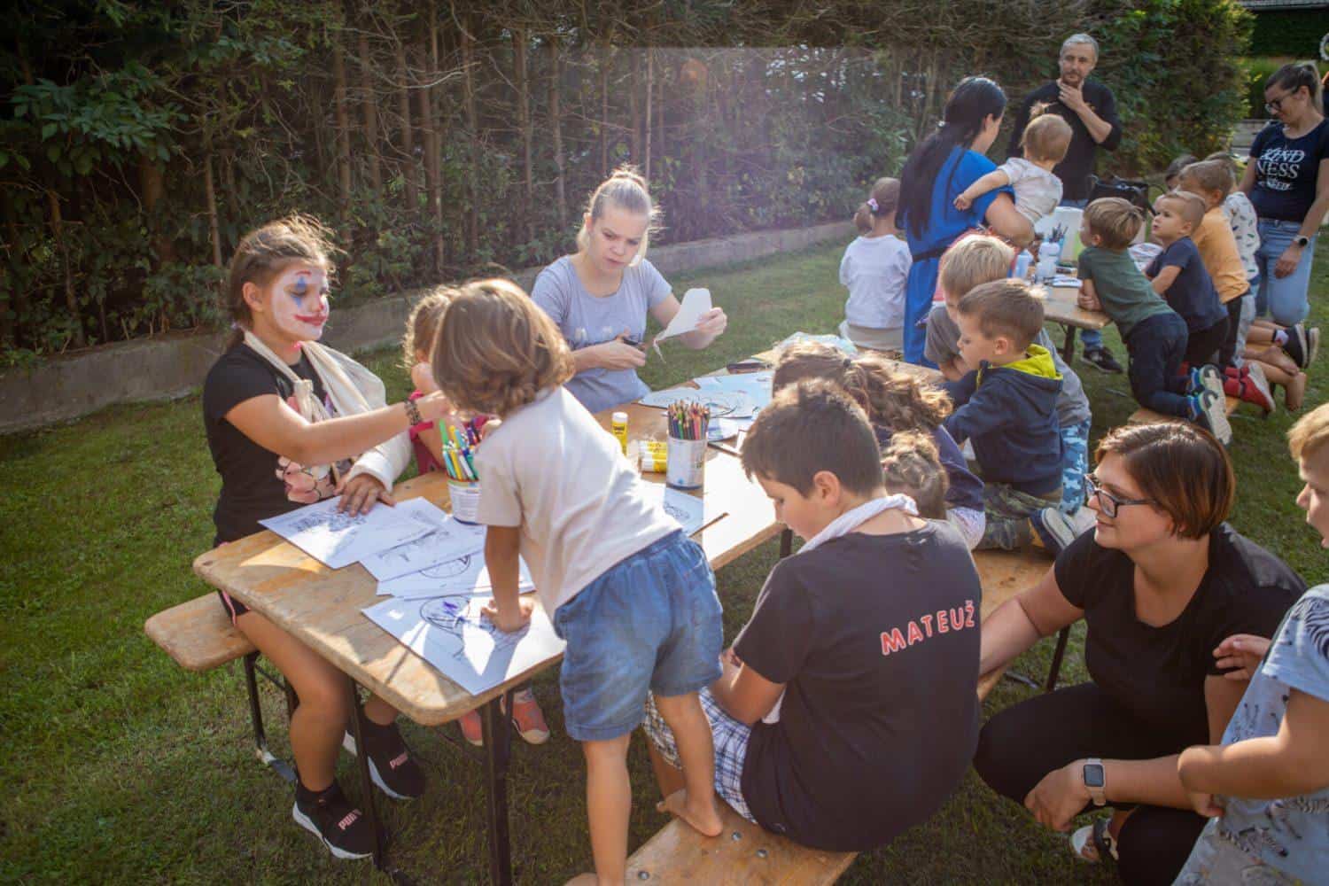 Podeželje se igra: V Starem trgu je bilo živahno in veselo (FOTO)
