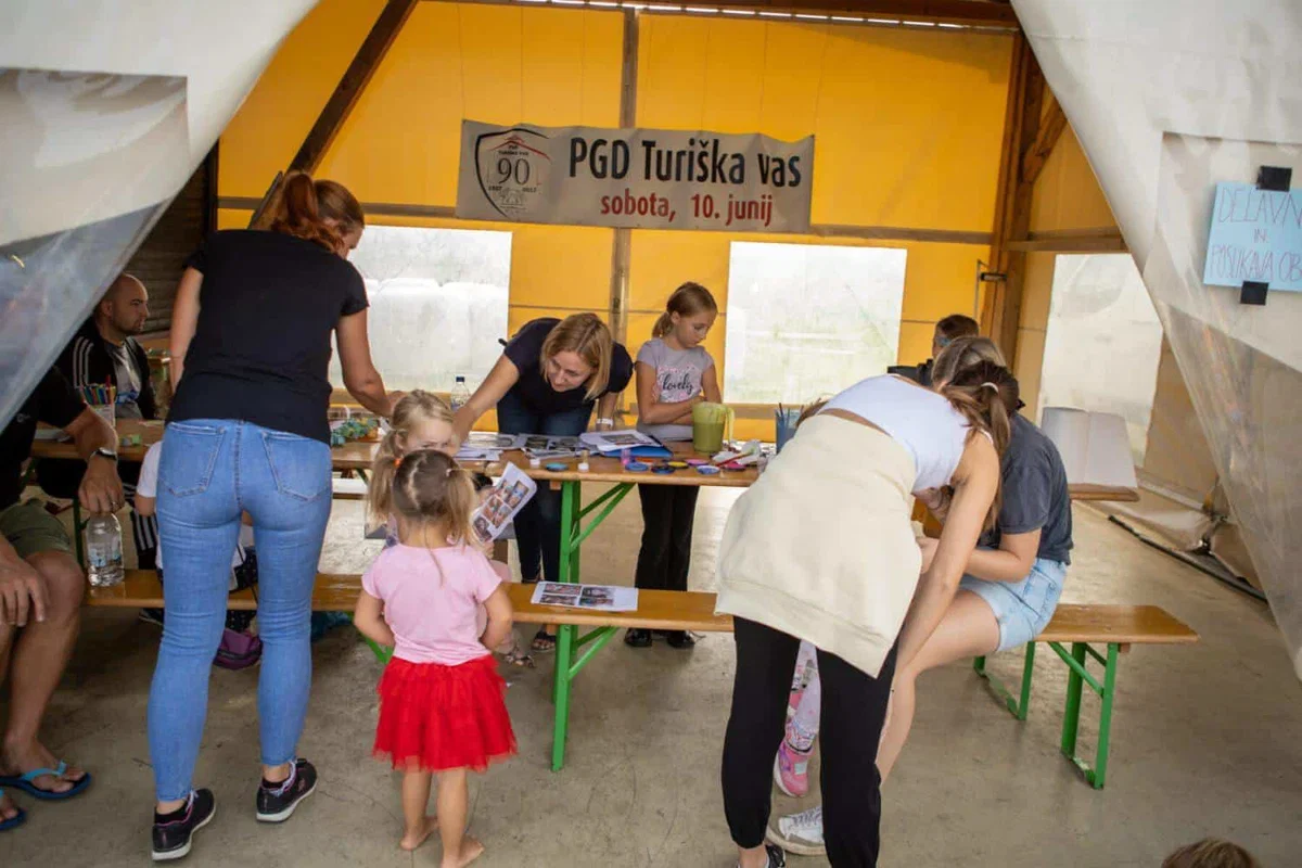 Podeželje se igra: V Turiški vasi je odmeval razigran otroški smeh