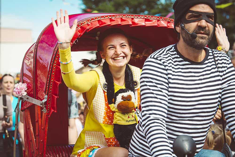 33. Pikin festival: Narobe svet