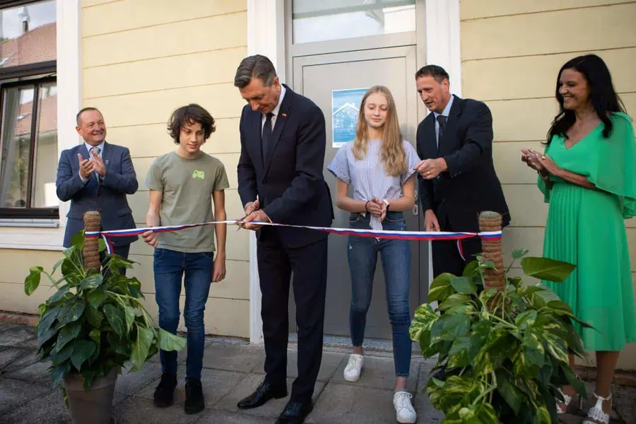 Slovenija je dobila prvo pametno podeželsko učilnico (FOTO)