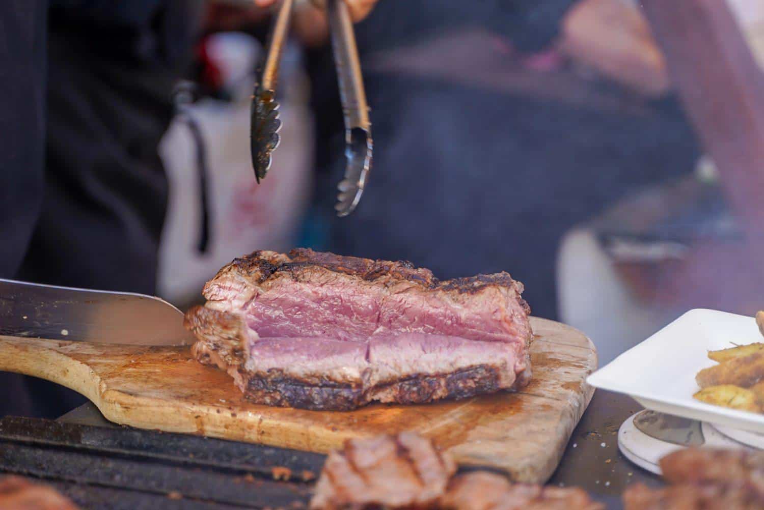 Navdušence nad kulinariko bo jutri razvajal Smoke Fest na Ravnah