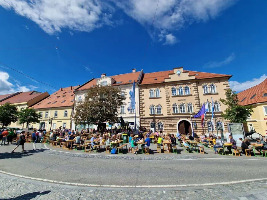 Odprta kuhna v Slovenj Gradec privabila številne kulinarične navdušence (FOTO)