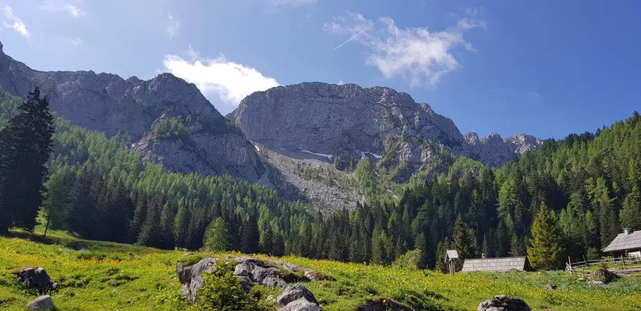 Na Raduhi počastili spomin na ponesrečene alpiniste