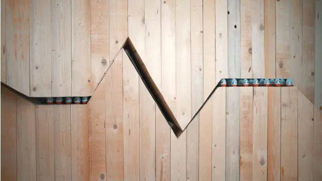 Izboljšana epoksidna fugirna masa za lažje vgrajevanje in enostavnejše čiščenje pri vgradnji na voljo v 41 barvah