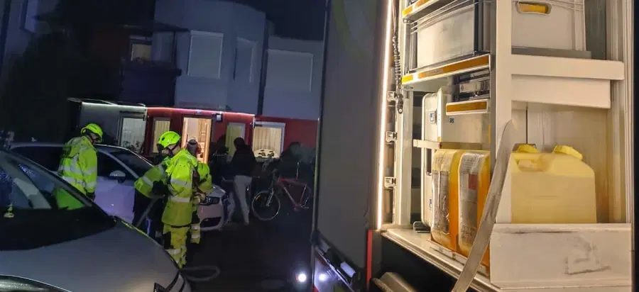 Na Prevaljah meteorna voda zalila hišo. Kakšno vreme nas čaka danes?