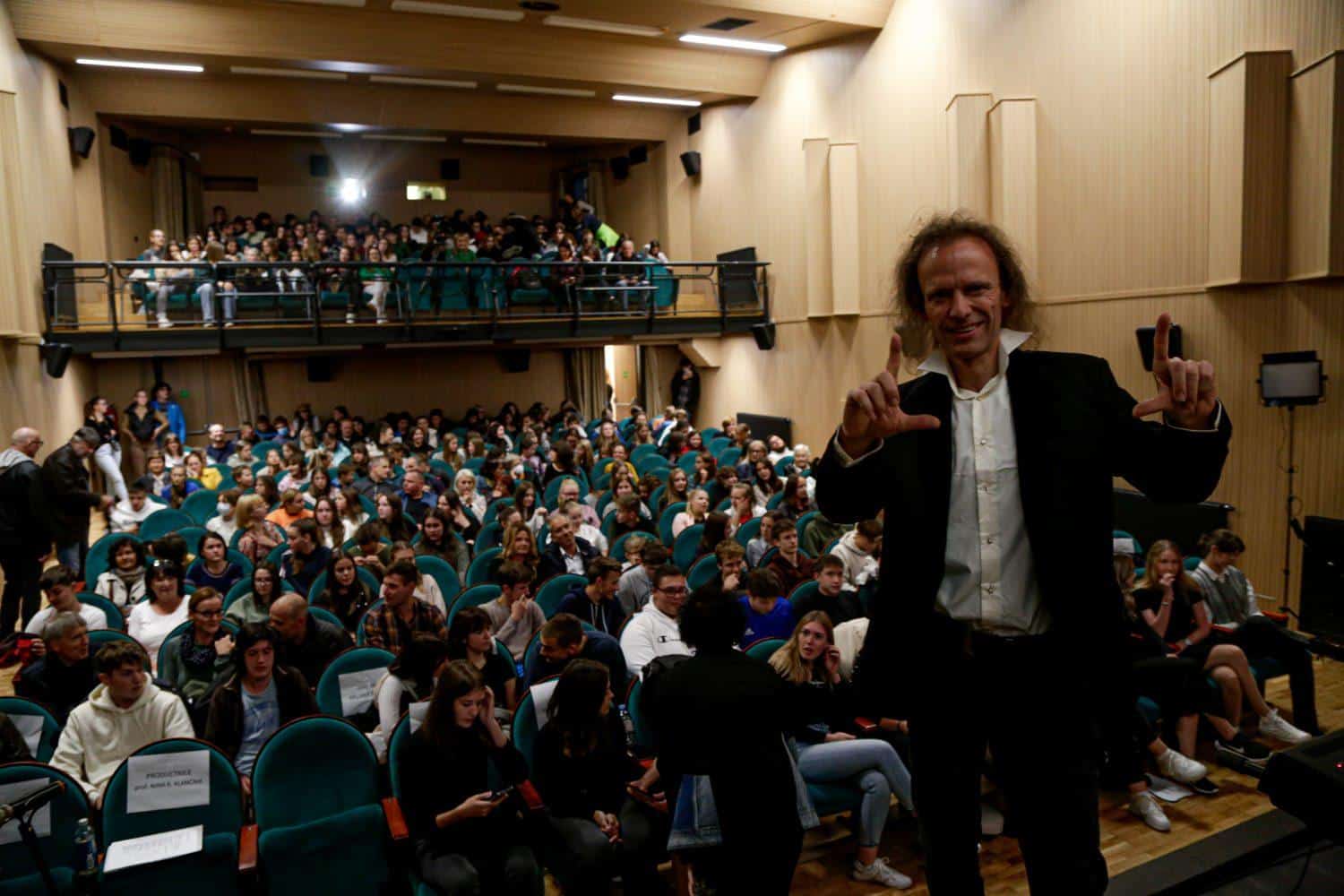 Premiera omnibusa kratkih filmov Paris 50 km navdušila obiskovalce (FOTO in VIDEO)