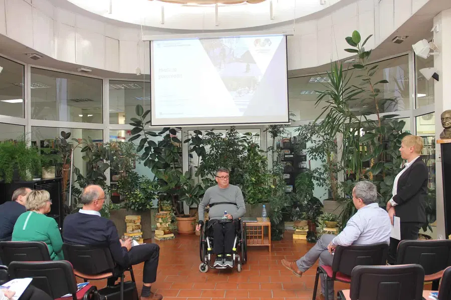 V Slovenj Gradcu predstavili potek projekta Omogočanje multimodalne mobilnosti oseb z različnimi oviranostmi (FOTO)