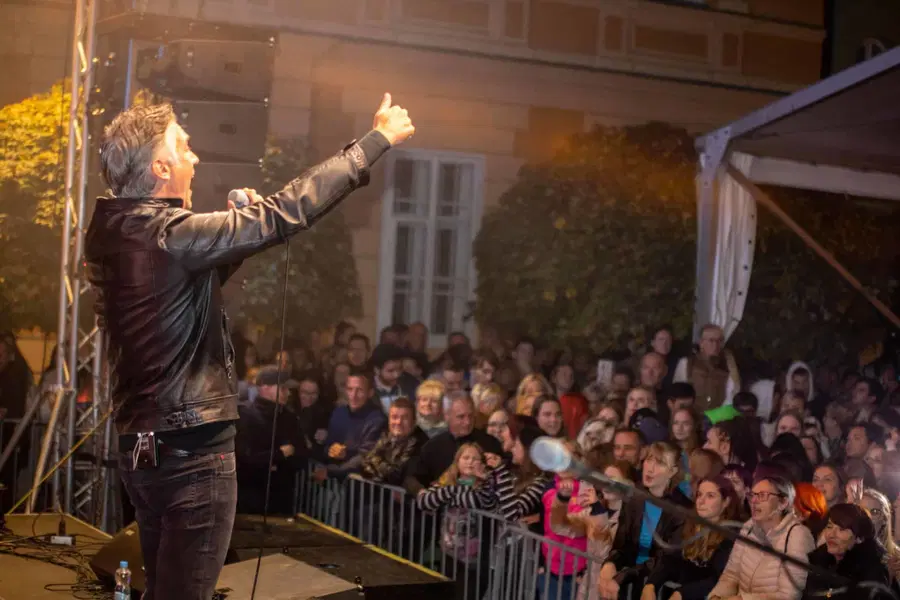 ESGE Fest so otvorili Jan Plestenjak, Tabu, DaDžem in Duo DJ. Danes se obeta nepozabno druženje z udeleženci šova Znan obraz ima svoj glas (FOTO)